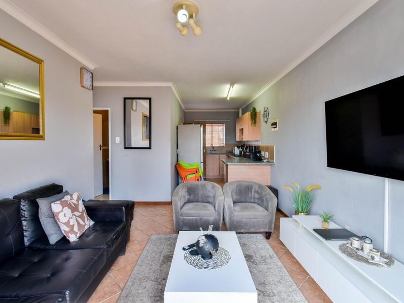 Neat & Tidy, ground-floor, Two bedroom unit - West Park - Photo 9