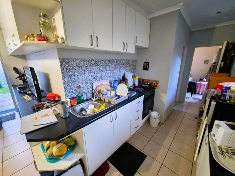 Charming Lock-Up-and-Go Garden Cottage in Rietondale - Photo 5