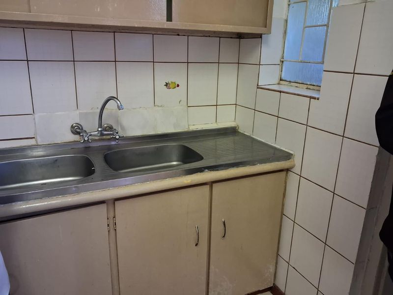 Three bedroom house for sale close to central Nelspruit - Photo 9