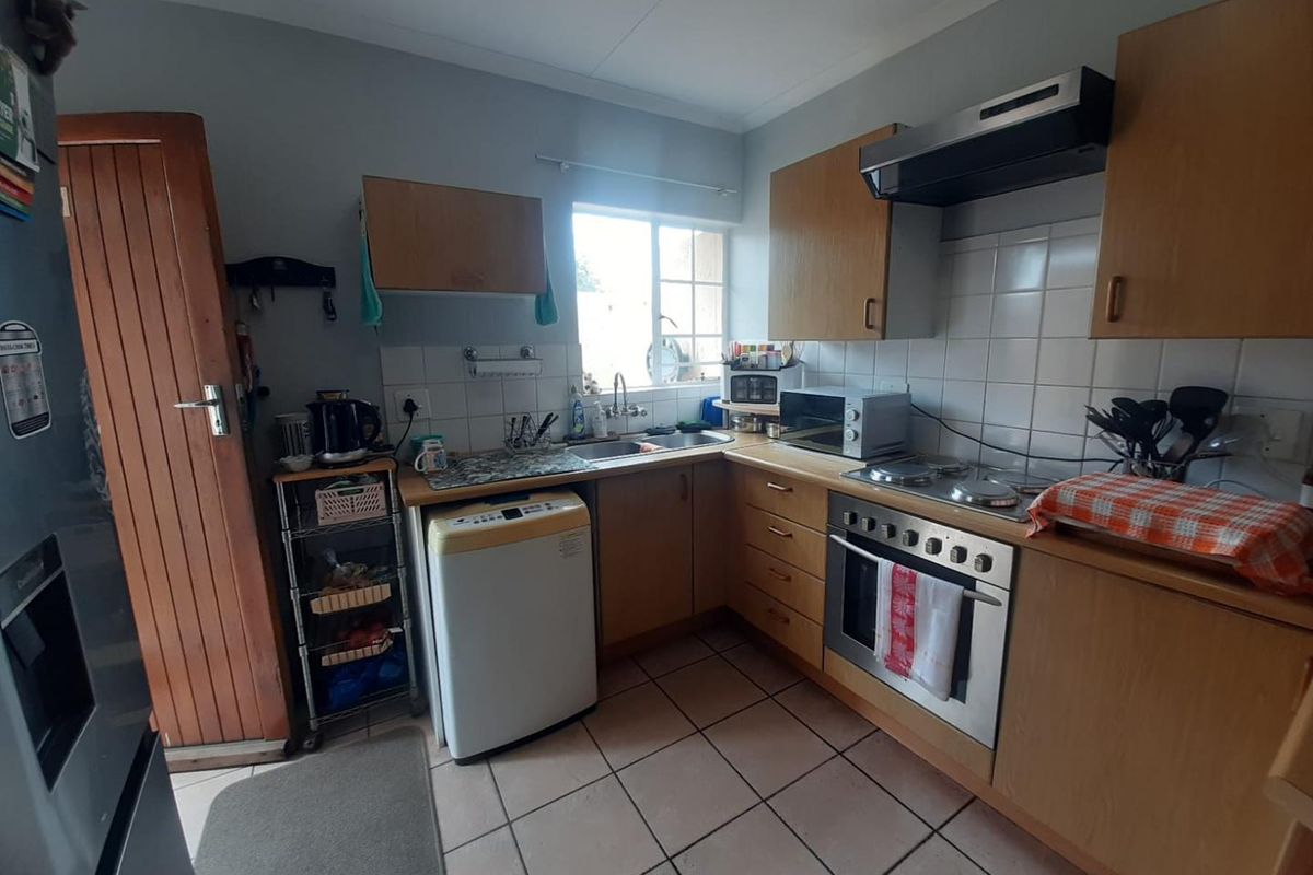 Pet Friendly 2 Bedroom Townhouse for Sale - Photo 5