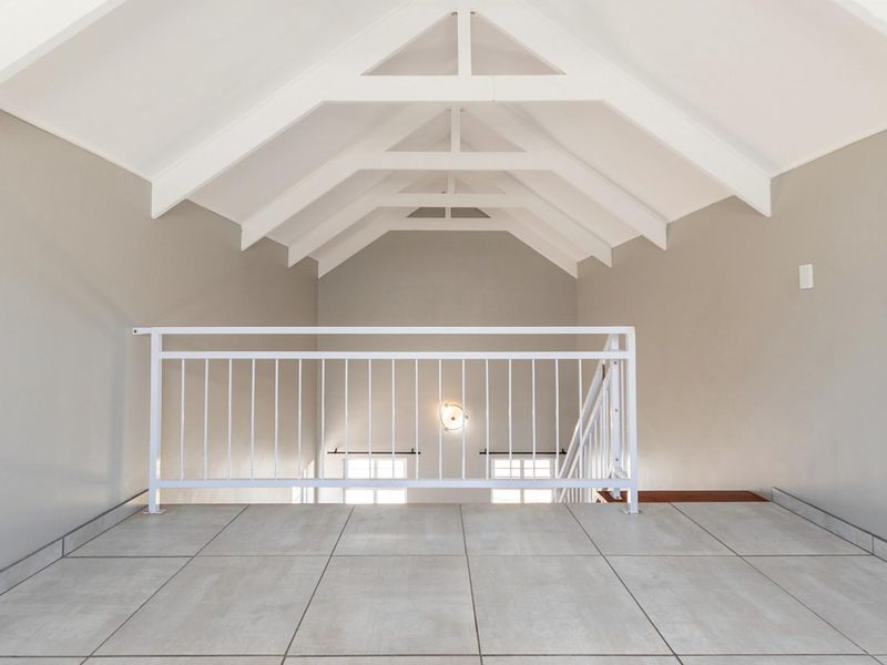 Lock-Up and Go, 2-Bedroom House with a Loft - Photo 8