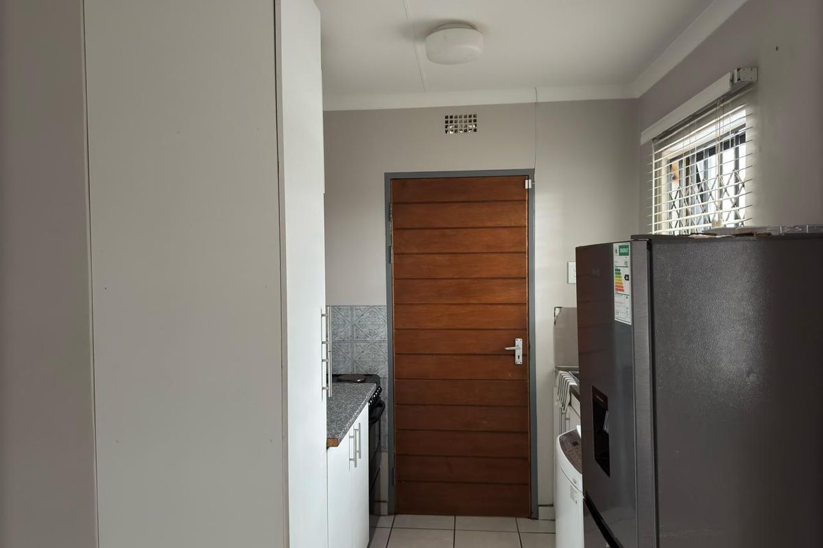 Clayville - R 900 000 Lovely Home ! - Photo 3