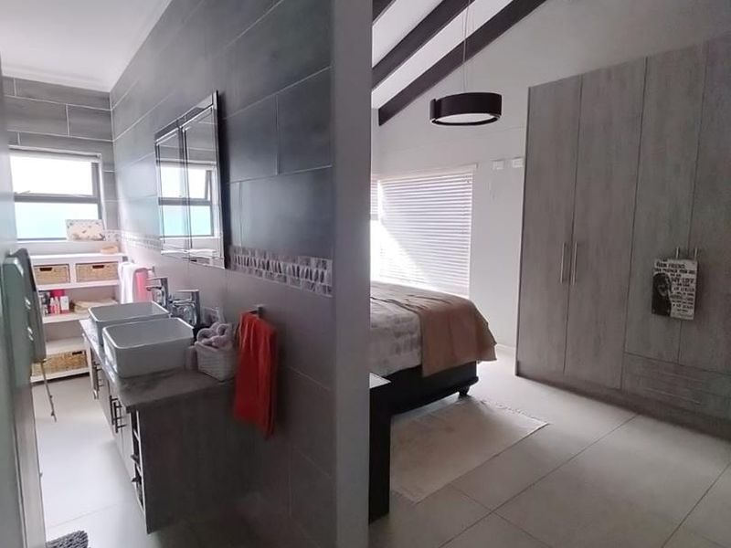 Just move in - Photo 9