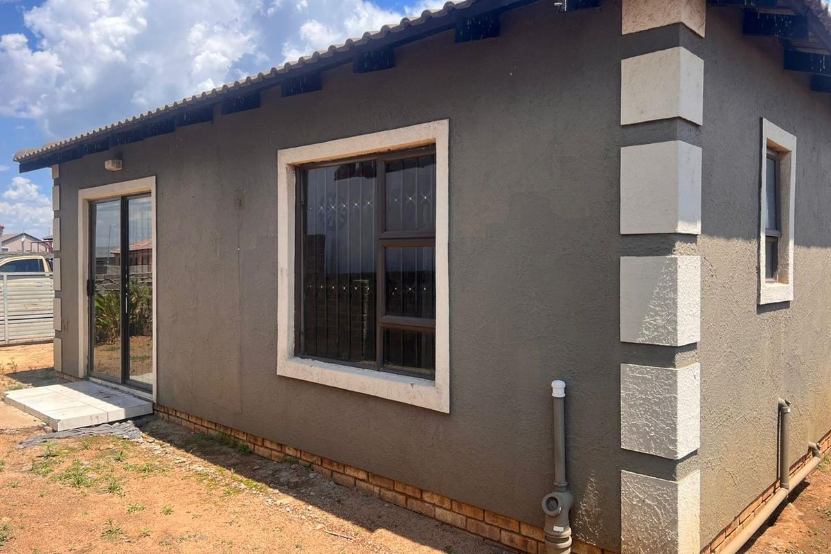 2 Bedroom House For Sale in Vanderbijlpark CE7 - Photo 5