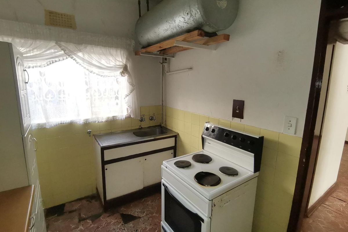 Neat 1 Bedroom Ground Floor Apartment To Let in Witpoortjie - Photo 5