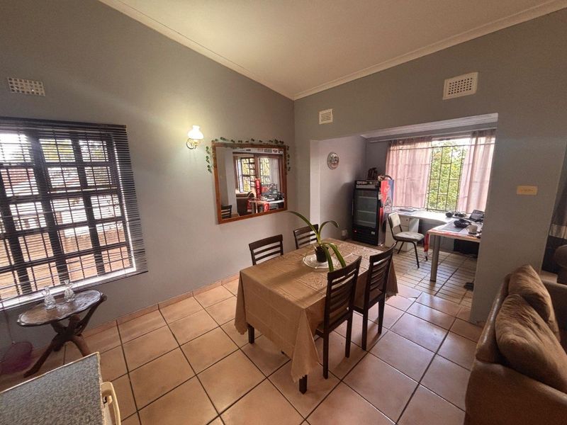 Charming 3 Bedroom Home with Pool & Pet-Friendly Garden in Moseley Park, Pinetown - Photo 6