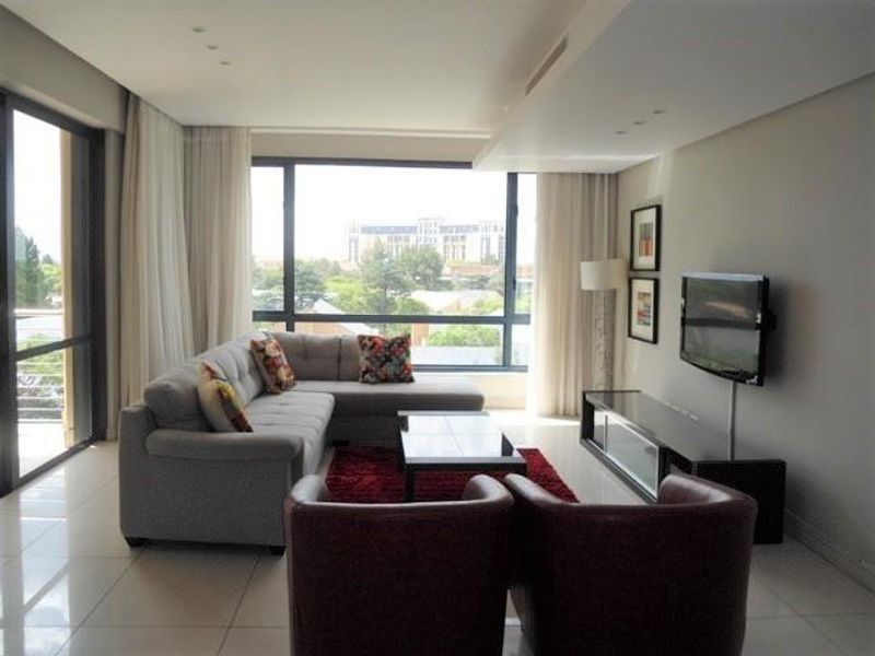 Lovely Furnished 2 Bedroom Apartment on The Emperor - Photo 2