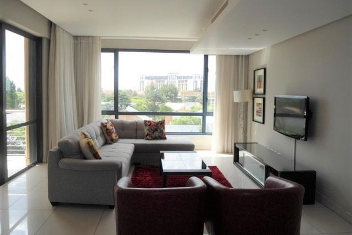 Lovely Furnished 2 Bedroom Apartment on The Emperor - Photo 2