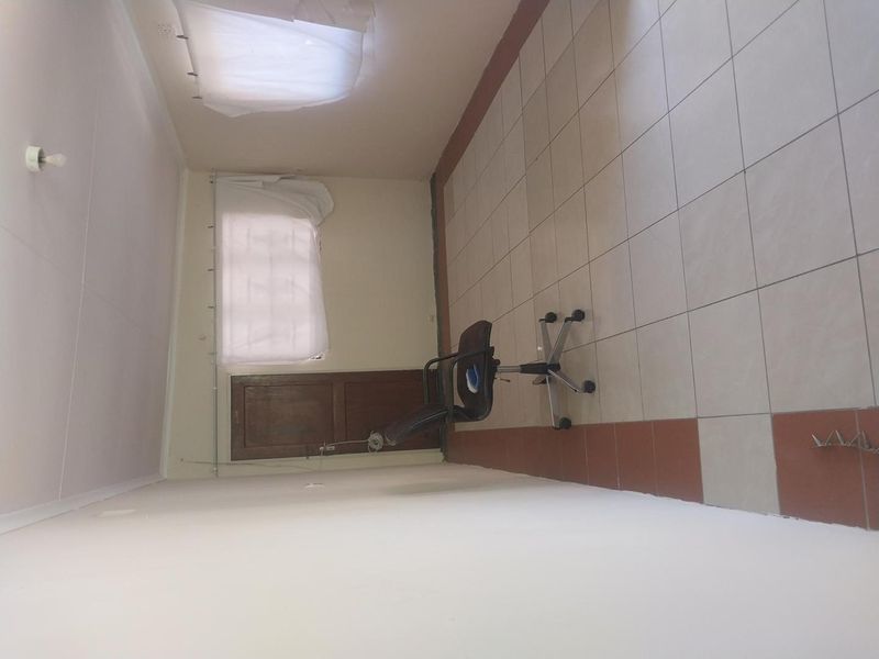 Spacious 1 Bedroom Cottage in Robertsham - Photo 6