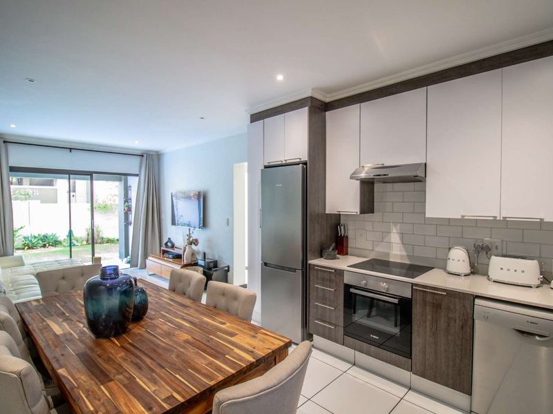 Lovely 2 Bed 1 Bath Apartment in Lonehill - Photo 3