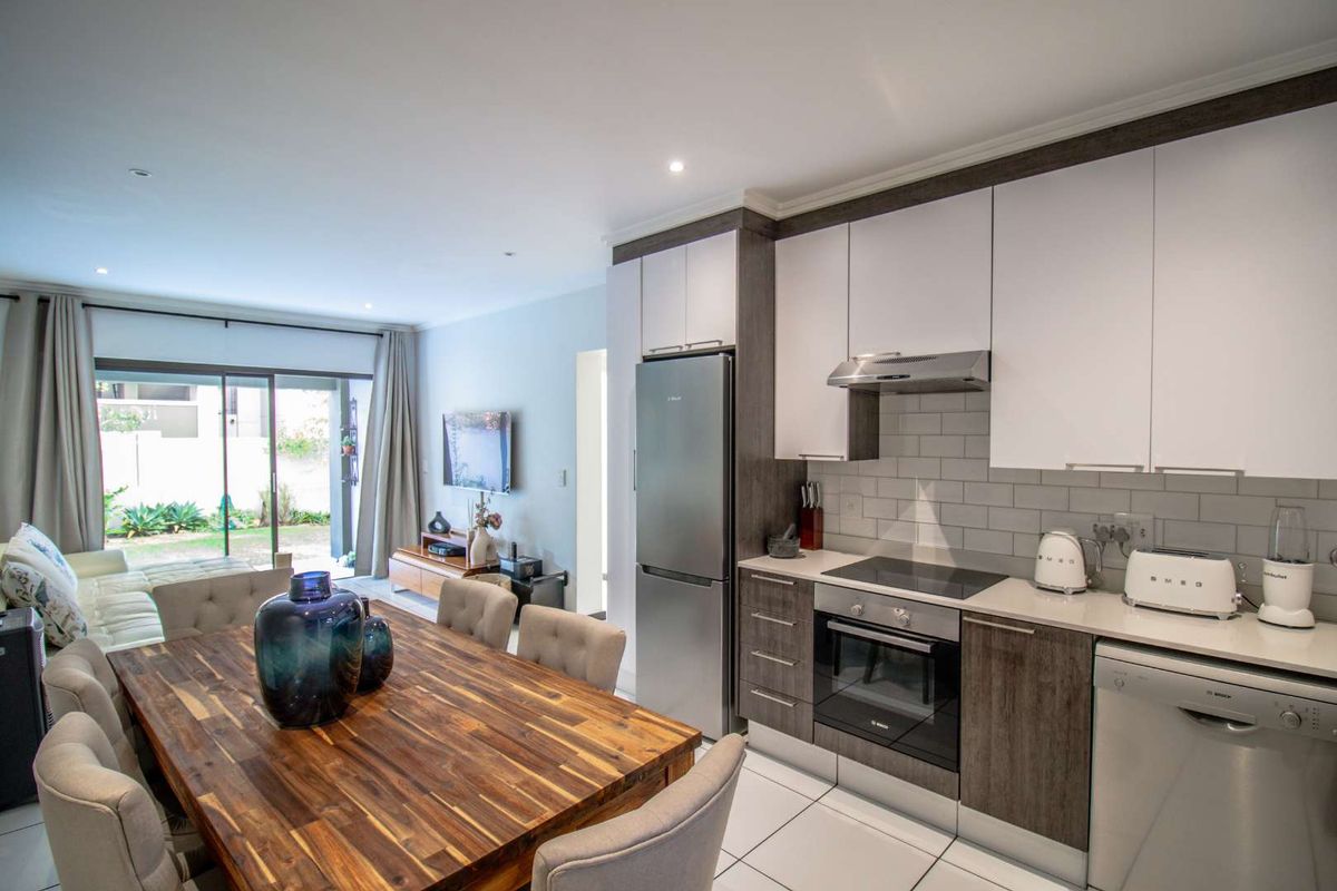 Lovely 2 Bed 1 Bath Apartment in Lonehill - Photo 3