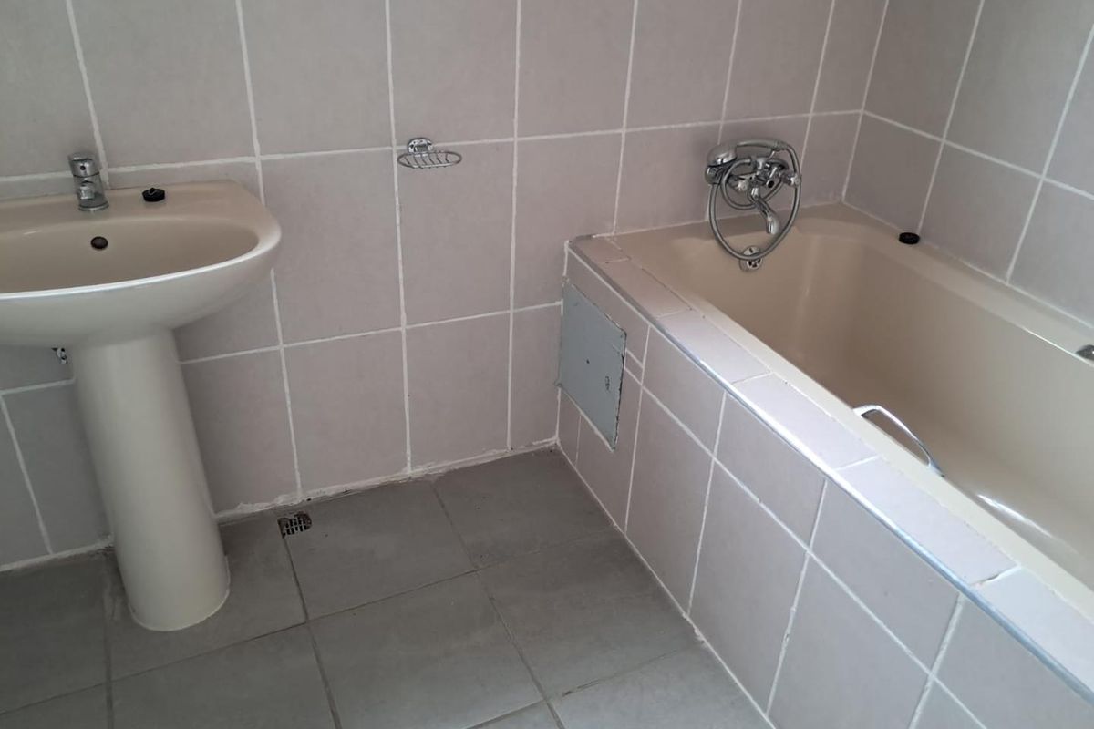 Three Bedroom House for rent - Photo 5
