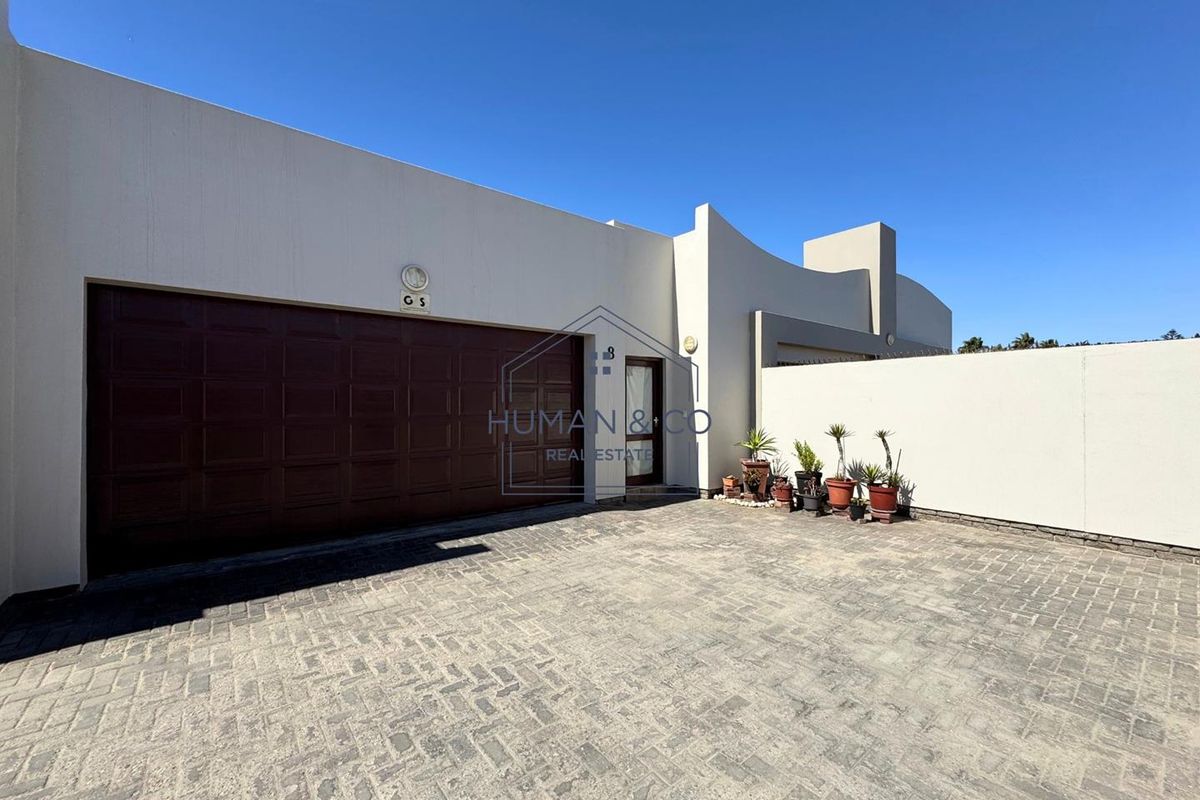 Modern ground floor townhouse near Lagoon and town center - Photo 2