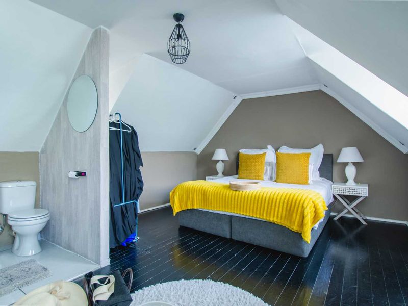 Modern, 2 Bedroom, 2 Bathroom - Photo 8