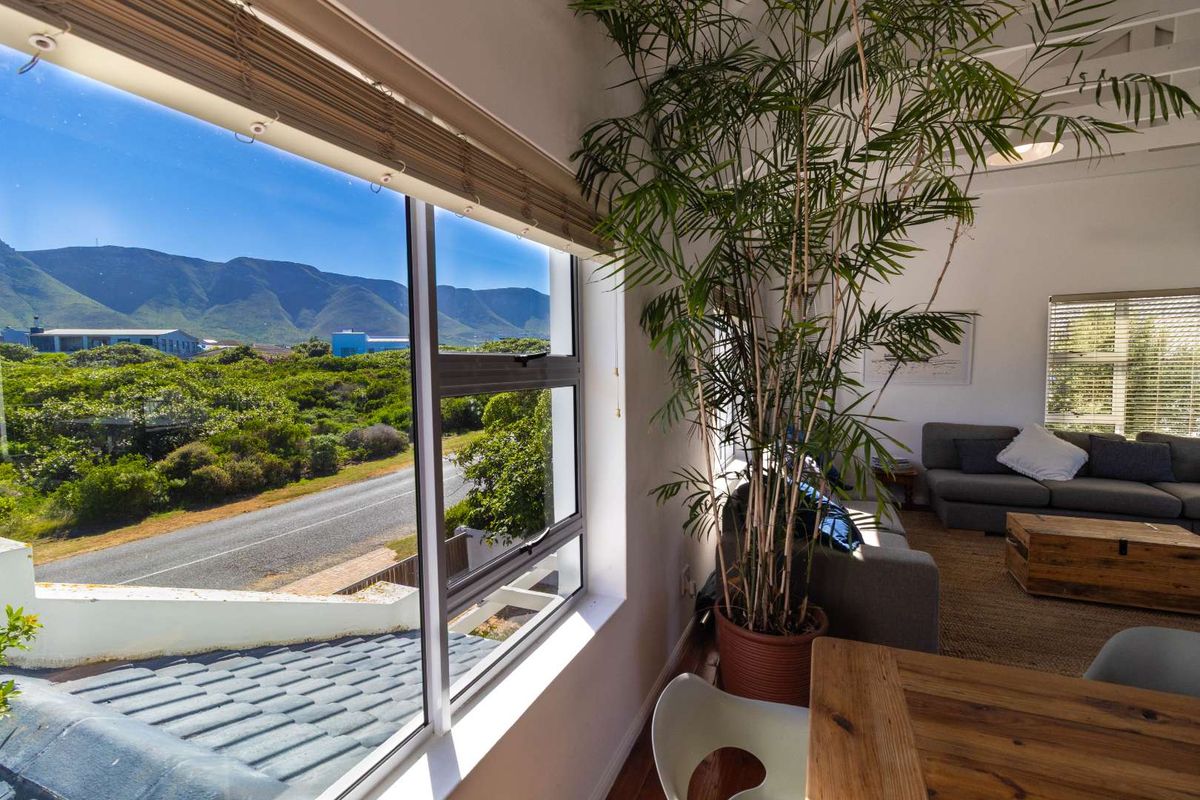 Steps from the Shore — A Charming Vermont Retreat with Endless Possibility - Photo 5