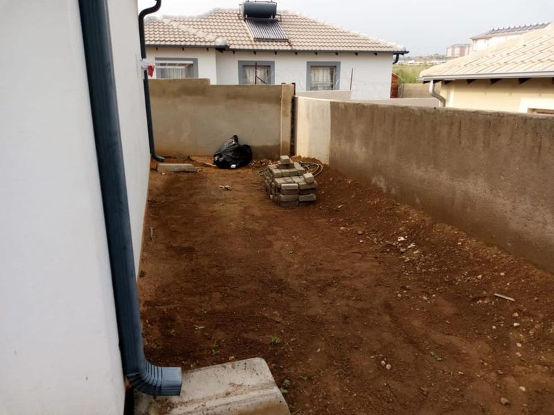 Riverside View Home - R 850 000! - Photo 3