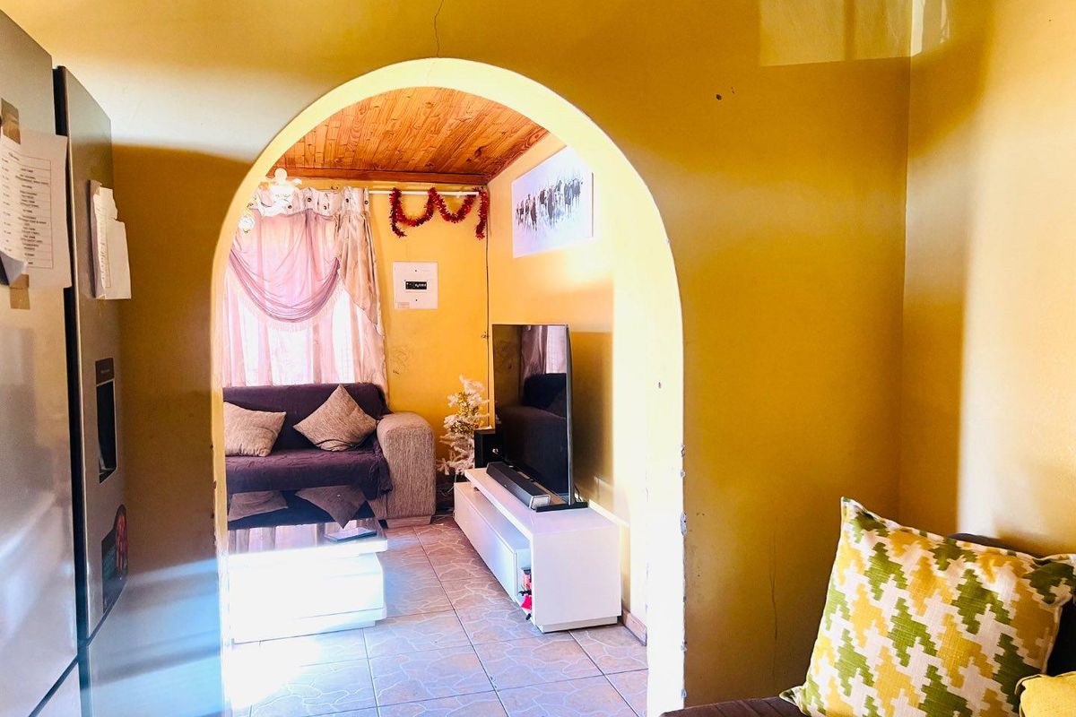 For Sale: 4-Bedroom,2-Bathroom Home Ready for Your Vision - Photo 3