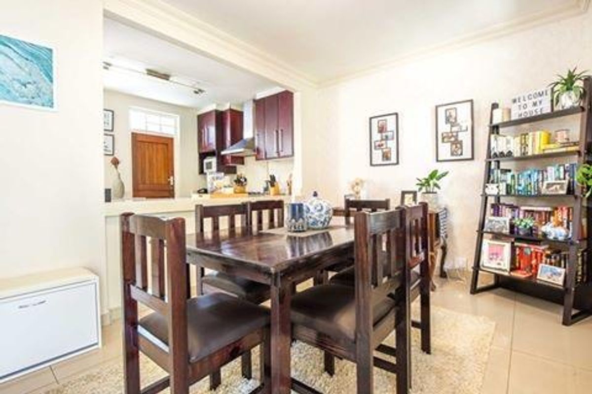 Beautiful 3 Bed Townhouse (Pet friendly – Cats & Small dogs) in Sunningdale!! - Photo 5