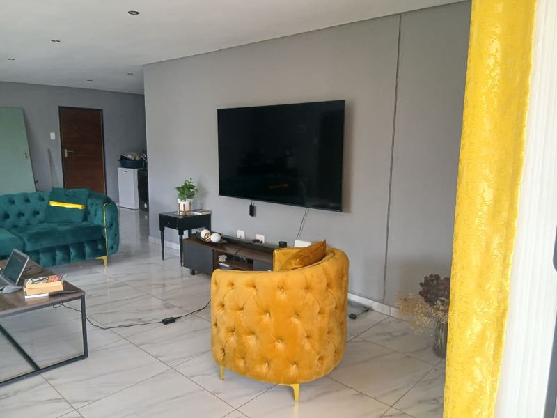 Your Dream Home Awaits: Customize the Kitchen & Closet! - Photo 5