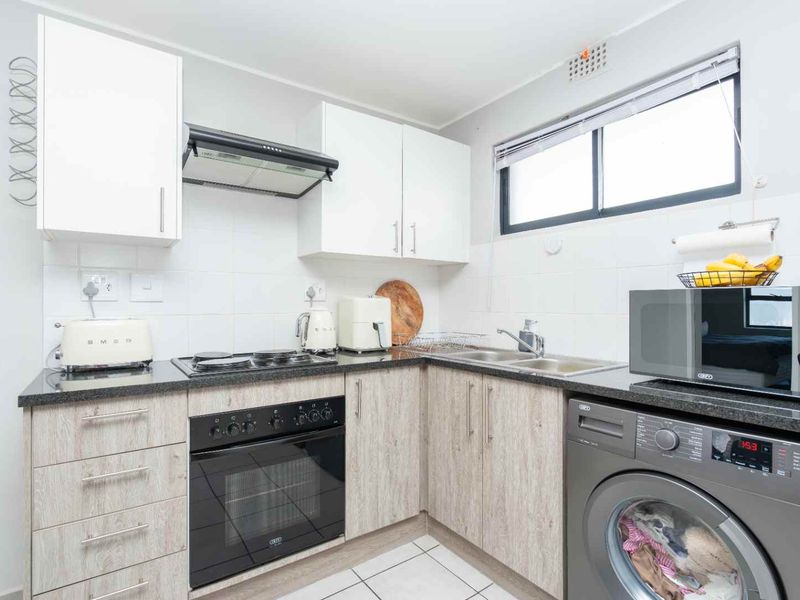 Modern Affordable Apartment in Prime Location - Photo 7