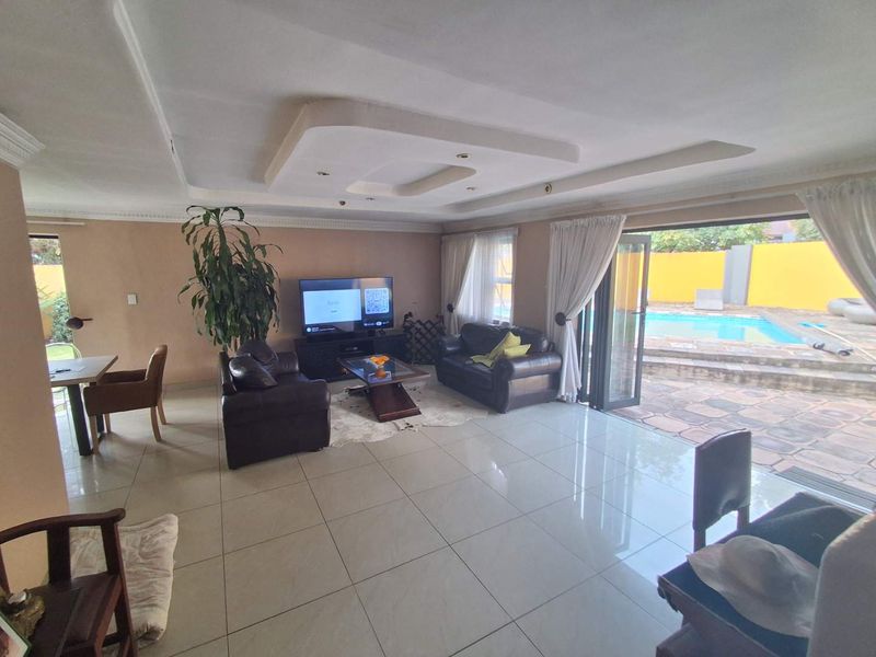 3 Bedroom House in Silverton Ext - Photo 9