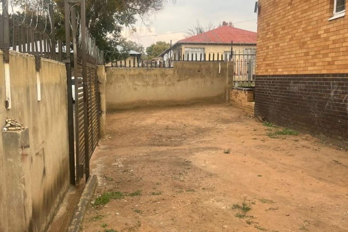 Commercial Property For Sale in Johannesburg - Photo 2