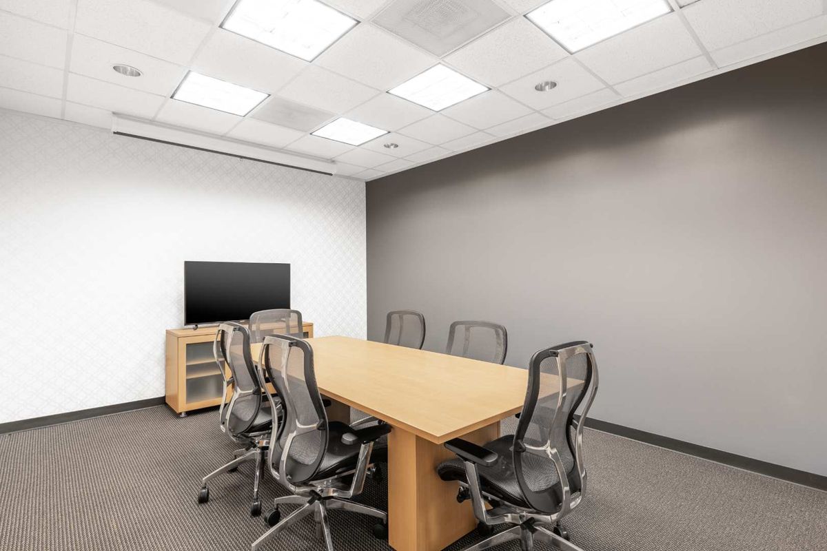 Find a professional address for your business in Regus Central. - Photo 4