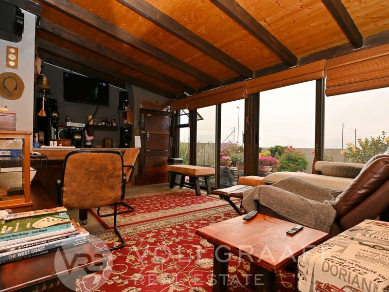 Neat Corner Home with Bachelor Unit For Sale in Extension 22, Swakopmund - Photo 7