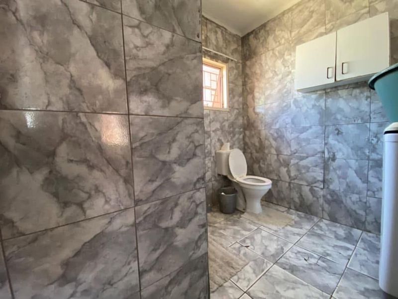 Income generating home. - Photo 8