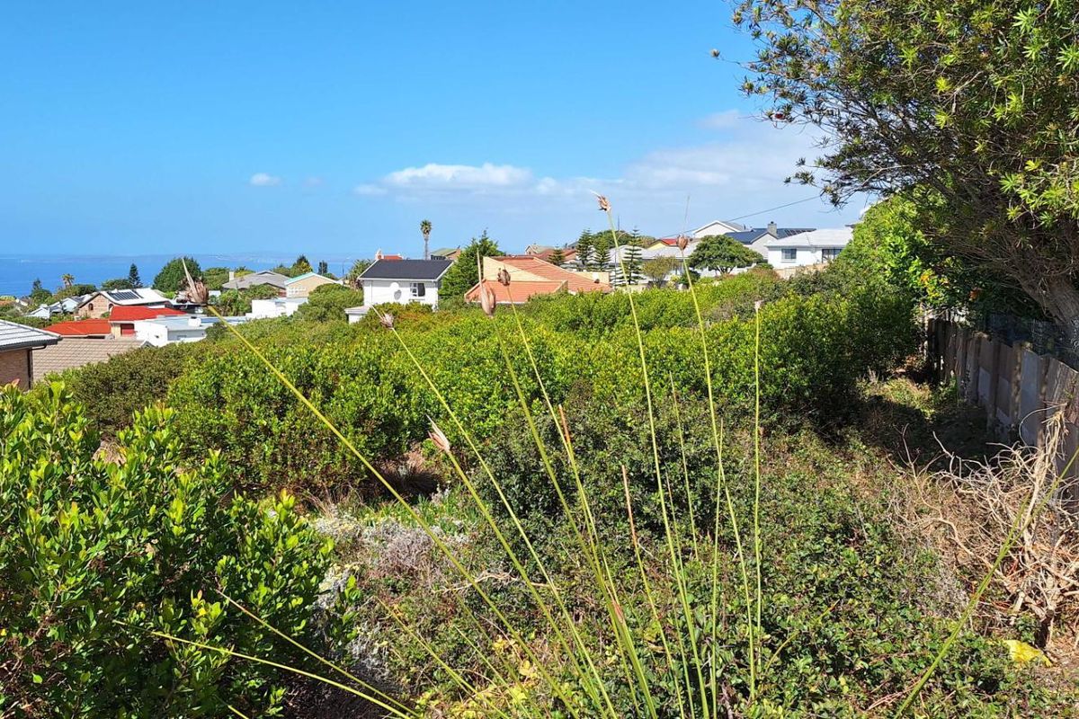 1080m2 Vacant Land for Sale in Dana Bay - Photo 4