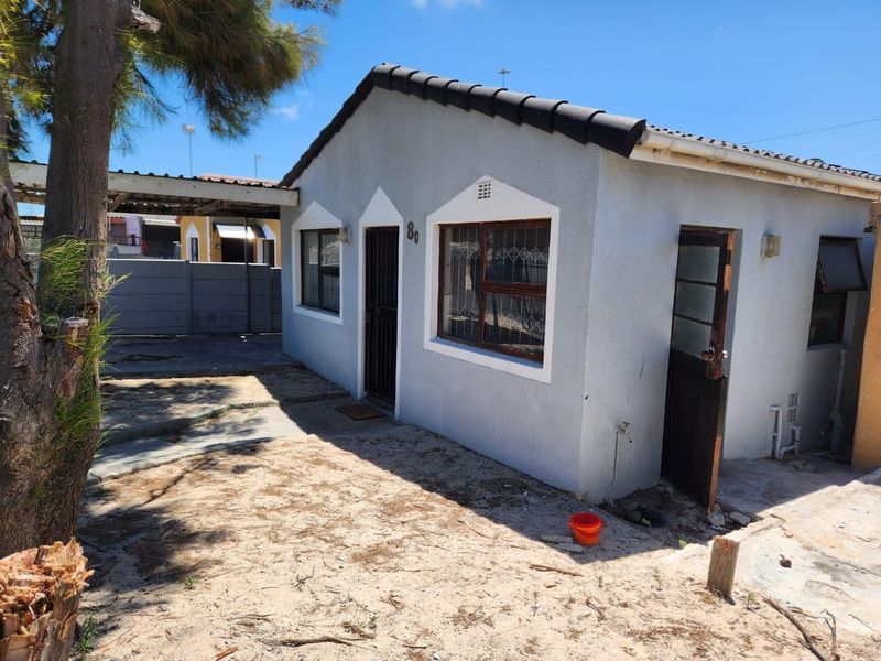 Charming Two-Bedroom House for Sale in Litha Park - Photo 8