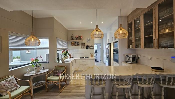 Property #2415112, House For Sale in Mile 4