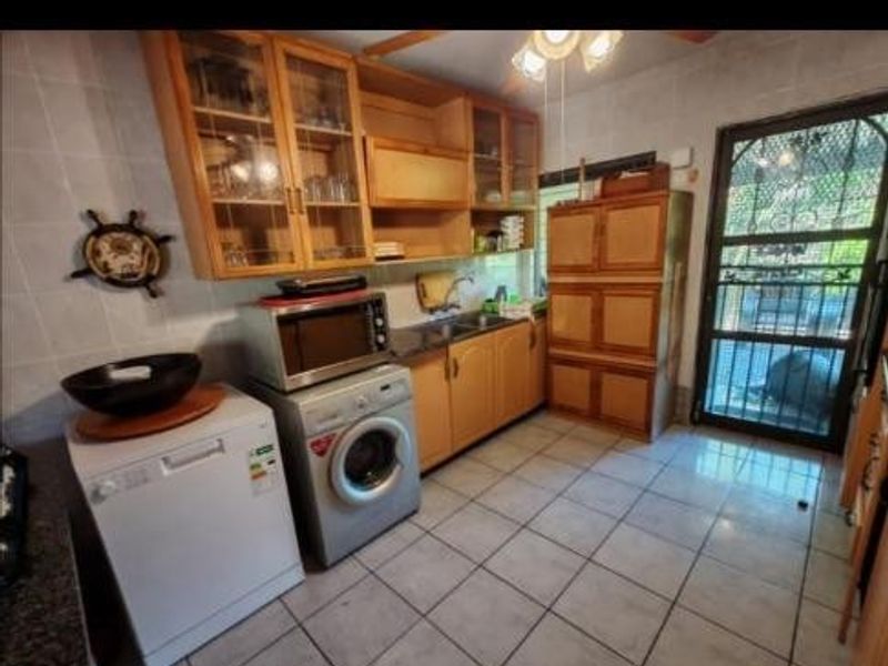 Spacious 3-Bedroom Home with Coastal Charm in Tongaat Central - Photo 3