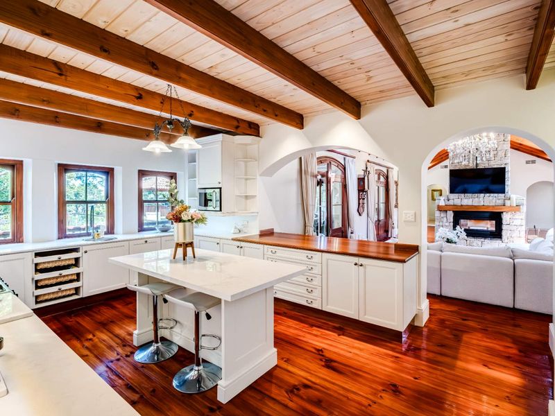 Country-style serenity, city-life convenience - Photo 8