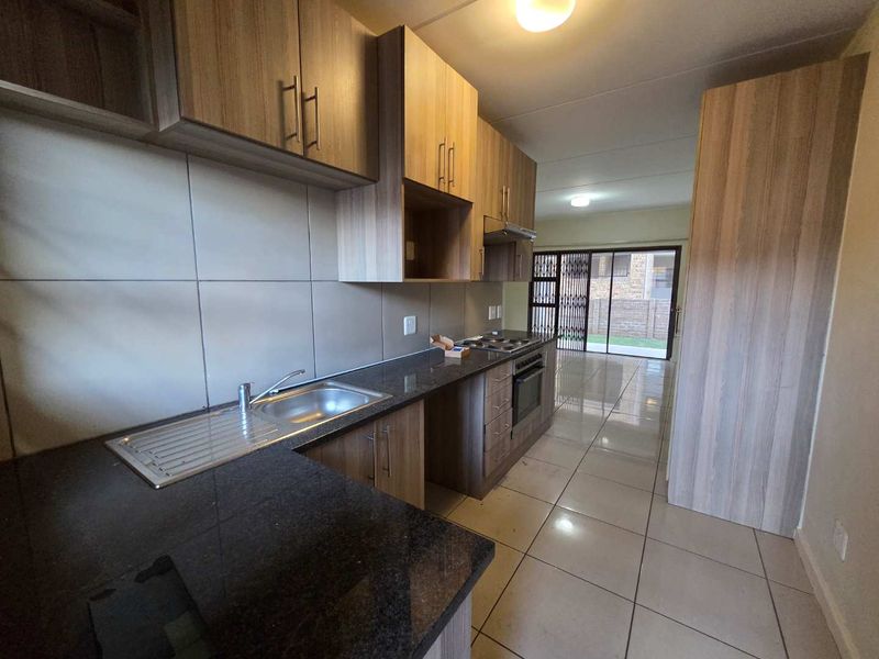 2-Bedroom Garden Unit - Photo 2