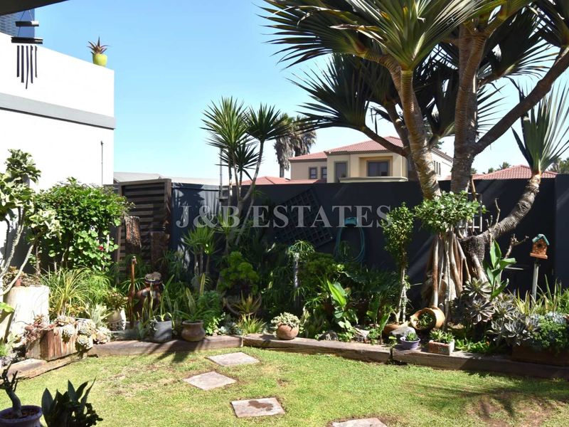 PRIME LOCATION WITH STUNNING LAGOON AND SEAVIEWS - Photo 5