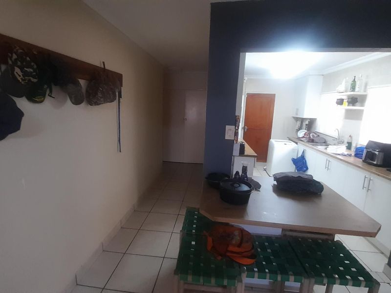 Spacious 3-Bed Ifafi Gem with main En-Suite - Photo 9