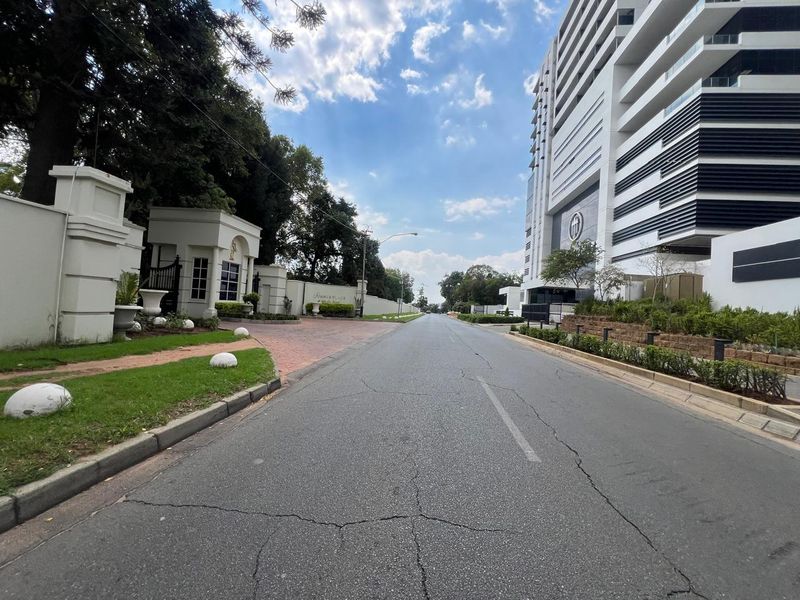 Stunning Office Space in Prime Location with Exceptional Amenities - Photo 2