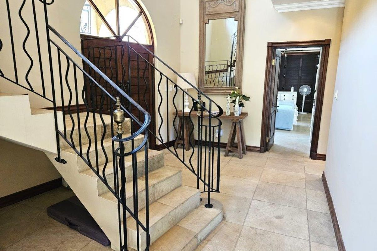 5 Bedroom Home in Estate D'Afrique - Photo 4