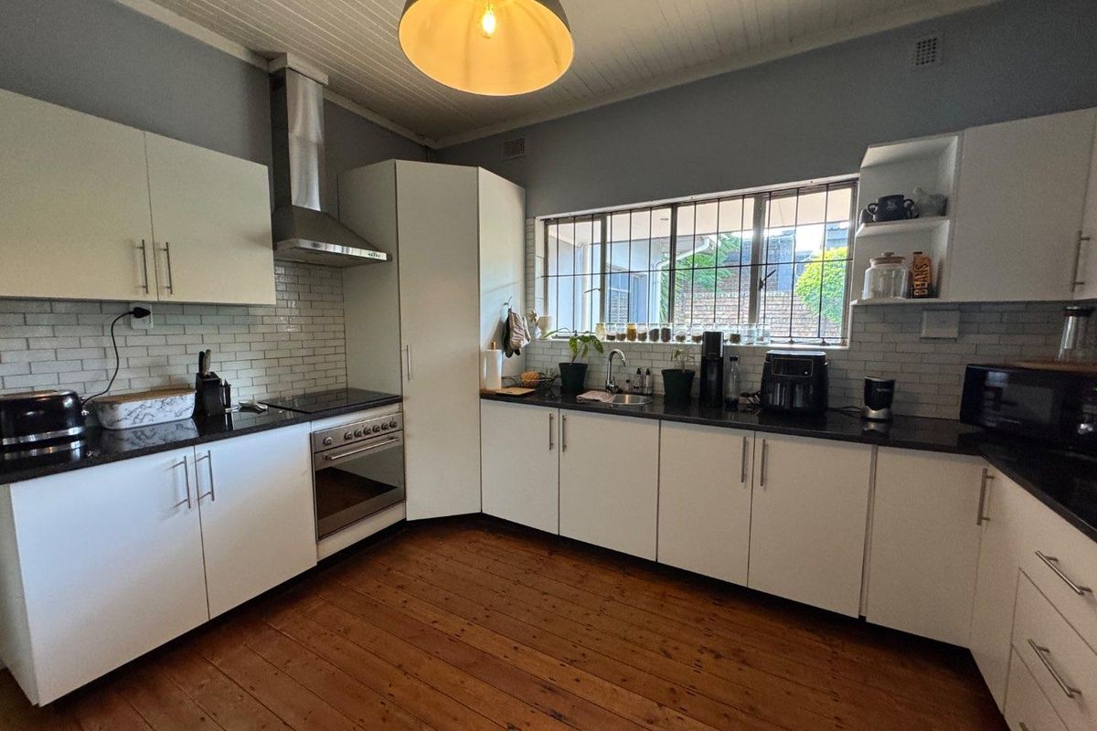 TRANQUIL FAMILY LIVING! - Photo 5