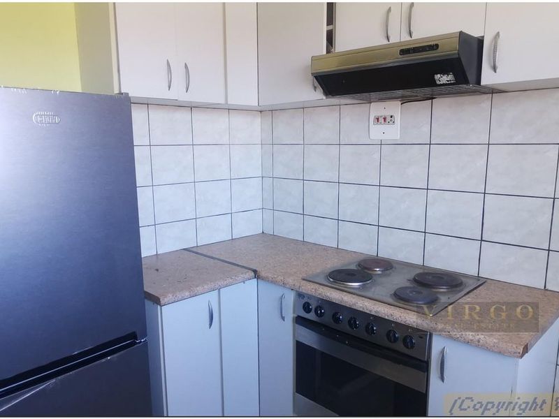 COZY 2 BEDROOM 1ST FLOOR APARTMENT FOR SALE IN WINDHOEK WEST: PASTEURHOF - Photo 8