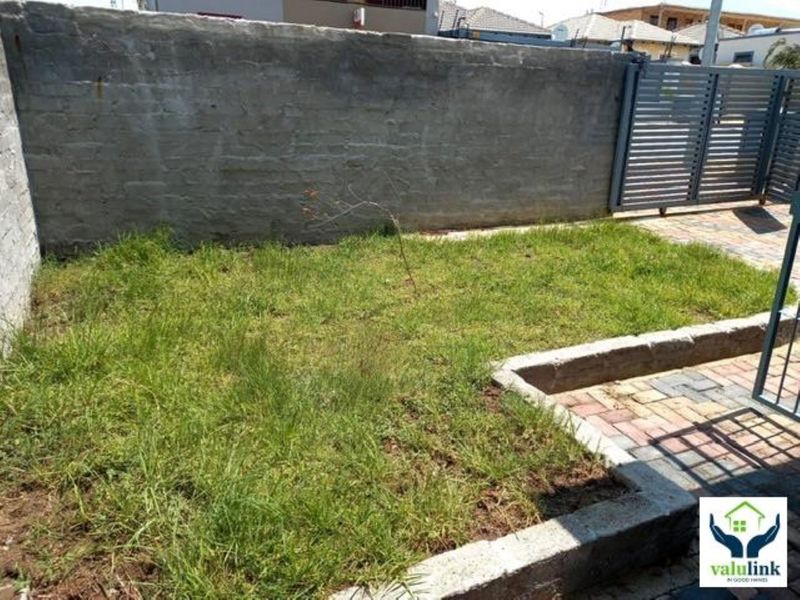 Riverside View R 885 000- 3 Bed Home! - Photo 3