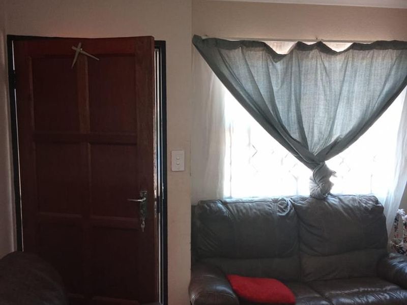 3 bedrooms house for sale in Soshanguve VV - Photo 3