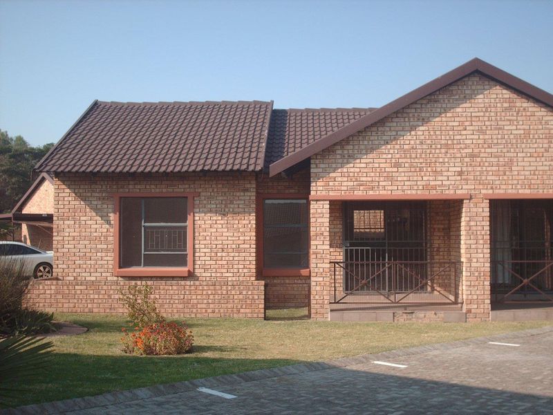 Two Bedroom Townhouse Riversdale Meyerton. - Photo 2
