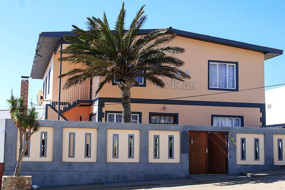 8-Bedroom Property for Sale in Lüderitz Namibia - Photo 2