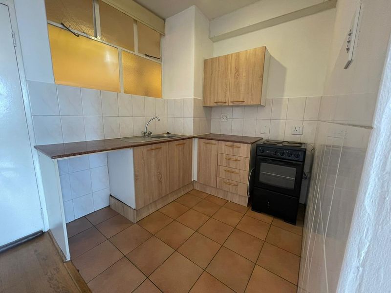 Step into this stylish bachelor 401 Illovo Mews - Photo 3