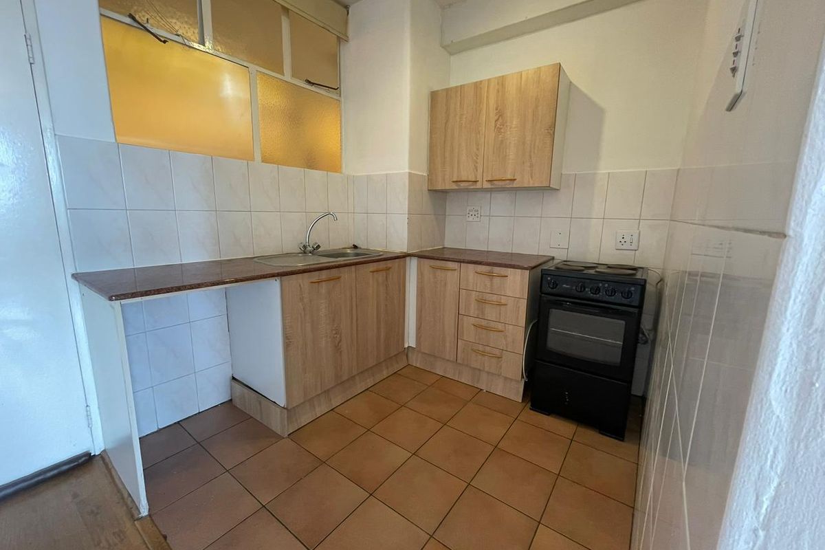 Step into this stylish bachelor 401 Illovo Mews - Photo 3