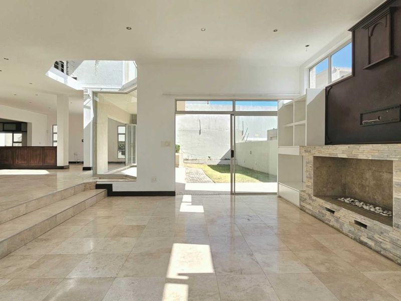 Spacious, Light, Secure 4 Bedroom Sandton Cluster in the Best Location - Photo 4