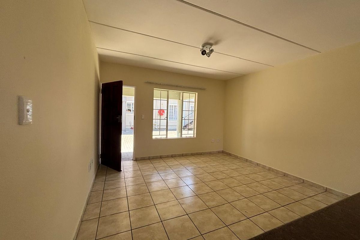 2 Bedroom Unit for sale in Boksburg - Photo 4