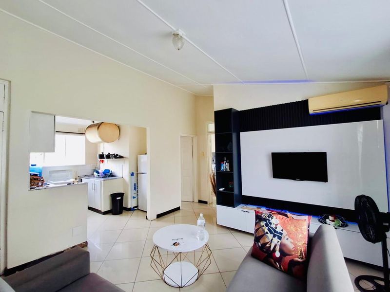 Affordable Neat Unit - Photo 8